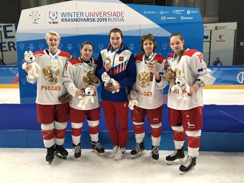 2019-женский хоккей золото2.jpg
